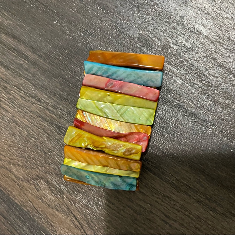 Colorful Shell Bracelet - Picture 3 of 4